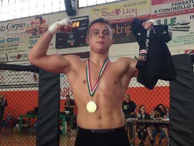 MMA Rimini-Andriy Burlaka dell’ Accademia arti marziali Rimini  vince in MMA  al Gladiators Night-Marzo 2017