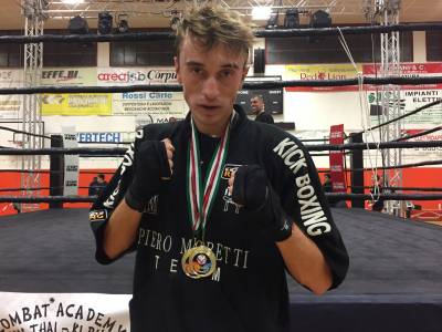 Kick Boxing Rimini- Francesco Ricciotti dell’ Accademia arti marziali Rimini vince torneo Gladiators XVI a Reggio Emilia