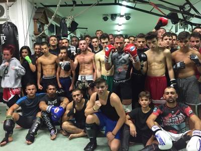 Kick boxing –Thai boxe  Rimini- Squadra agonistica dell’ accademia arti marziali Rimini  si prepara per campionati Italiani !!