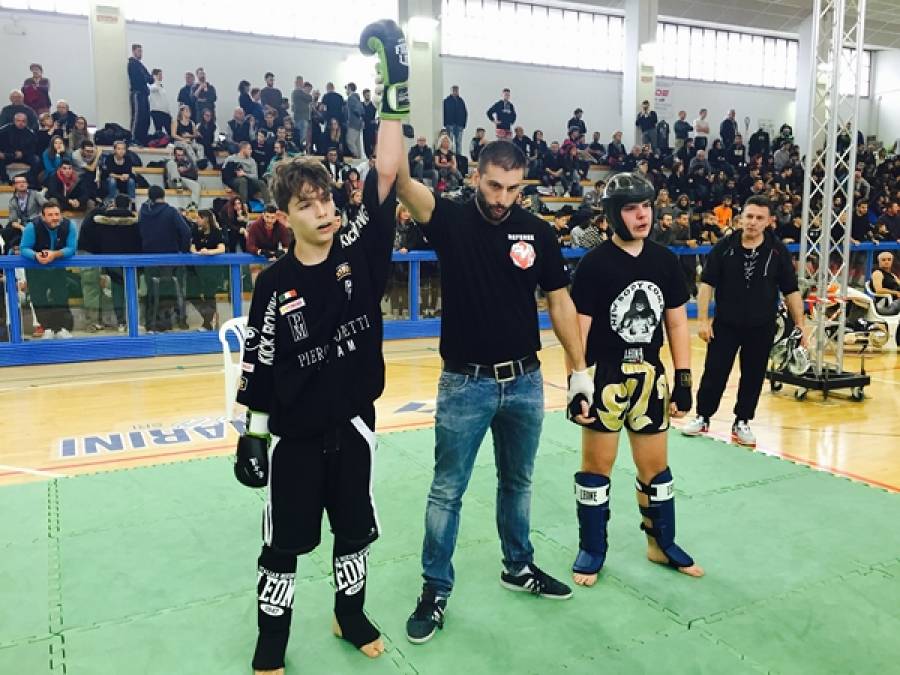 Accademia Arti Marziali Rimini Solo Ori in Kick Boxing , Muay Thai e MMA a Montecchio Emilia -Dicembre 2016